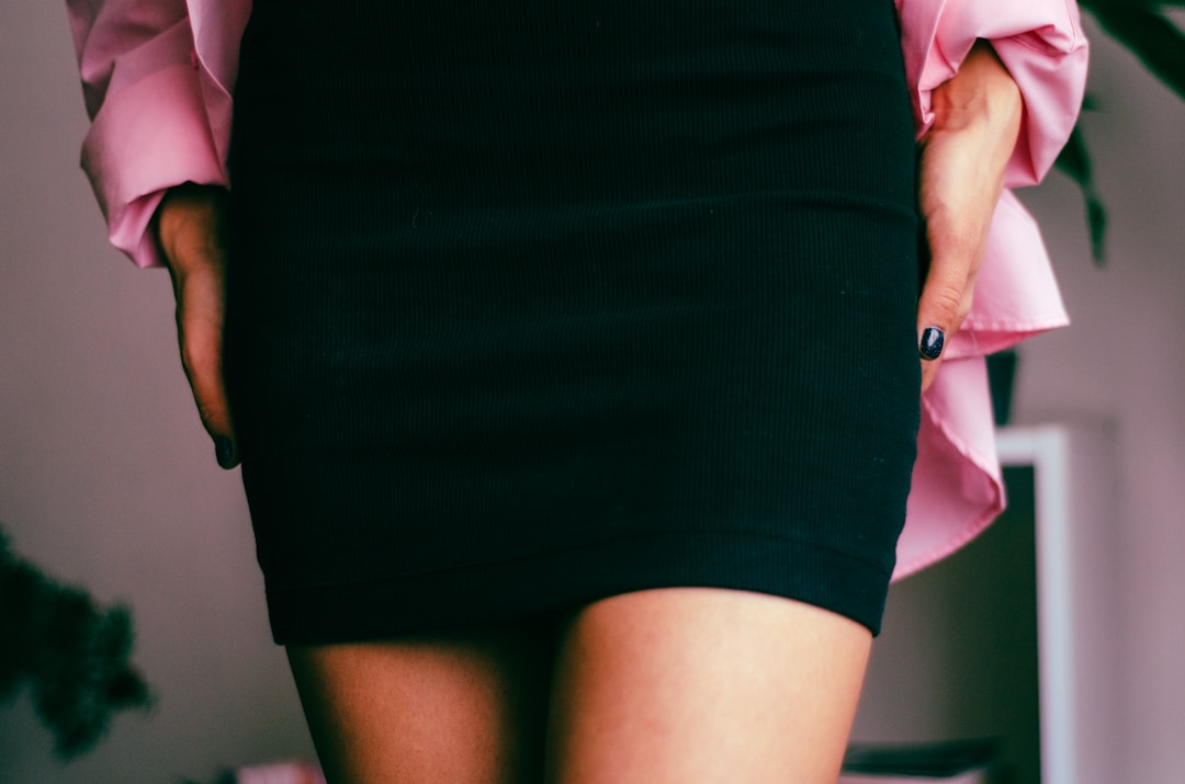 Must-Have Midi Dresses: Find Your Perfect Fit for Any Occasion 2 img